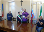 Consegna targa per meriti sportivi a Vittorio Cafasso vincitore delle medaglie d'oro al 9th Kanto JIU-JITSU Open Tournament marzo 2016